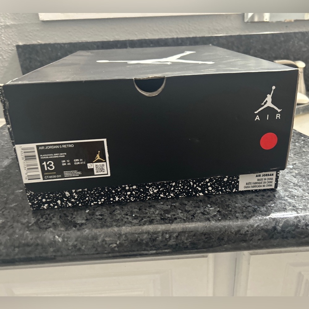 Jordan 5 retro black and white New size 13